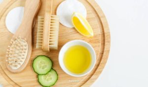 Dandruff Se Chutkara Paane Ke 5 Natural Gharelu Nuskhe